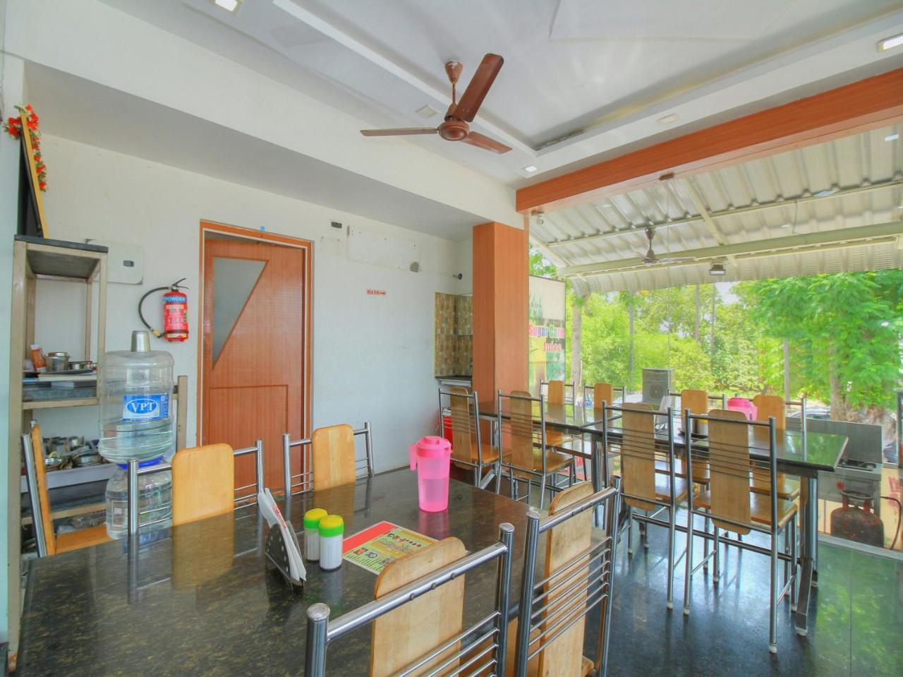 Oyo 15948 Hotel Srees Tiruchirappalli Exteriér fotografie